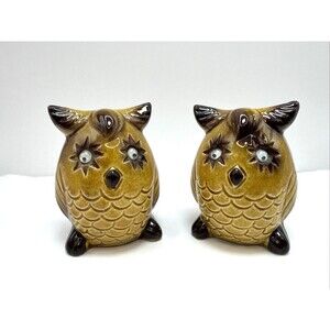 OWLS Salt & Pepper Shaker S&P VINTAGE Porcelain Ceramic Kitch Cottage Retro
